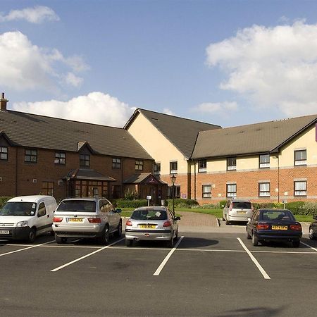 Premier Inn Barnsley Wombwell Exterior photo